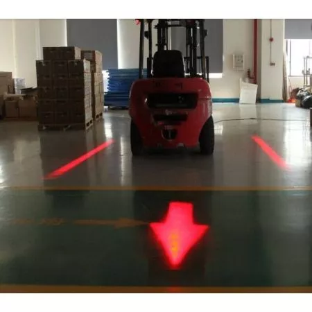 Bezpečnostní LED světlo pro vysokozdvižné vozíky, šipka, 9V - 80V, červené, WL L815-12